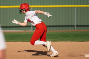 Miscues snowball into a big inning that ends Hawks' win streak